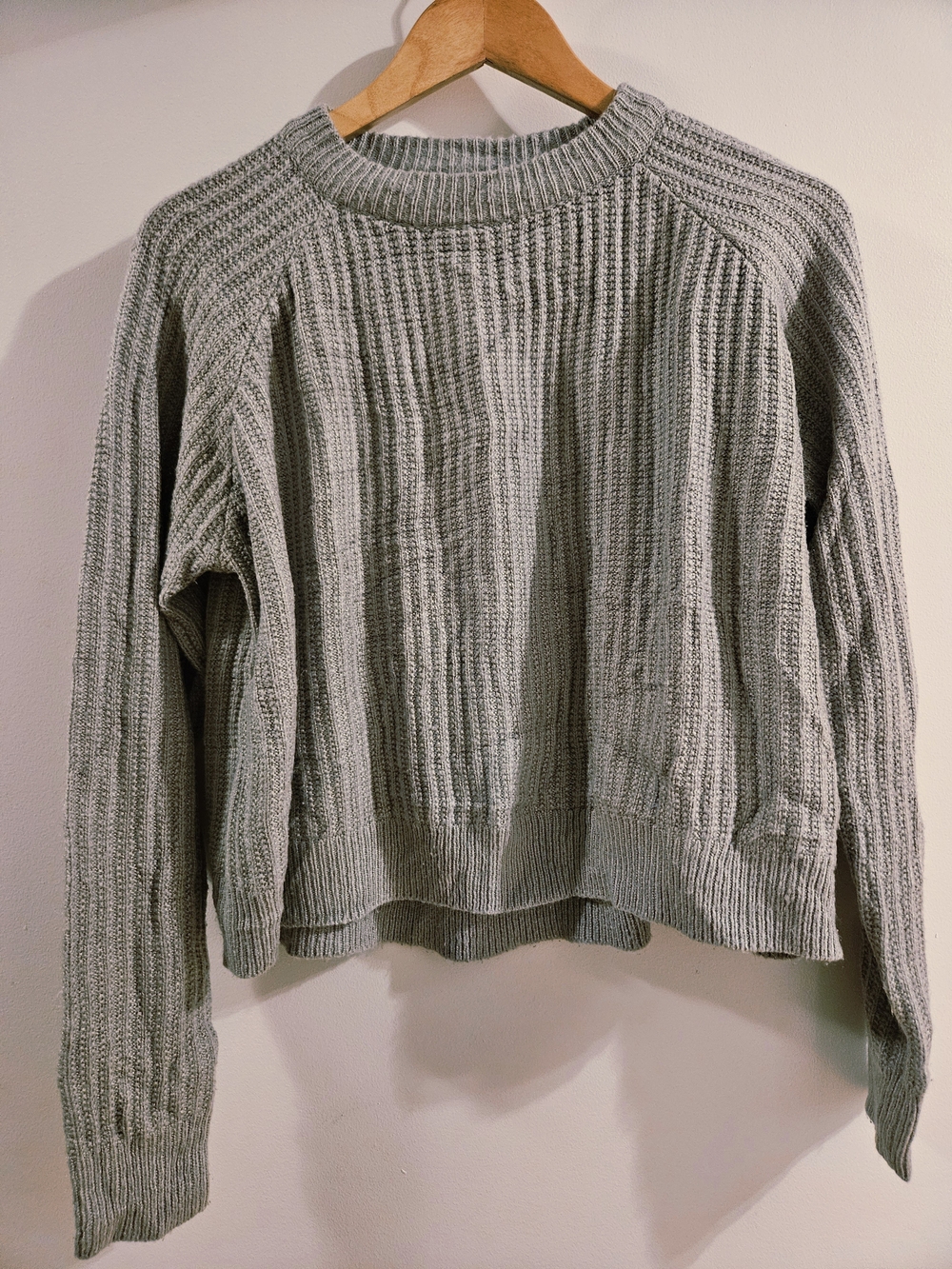 Cozy Ribbed Crewneck Sweater - Light Grey